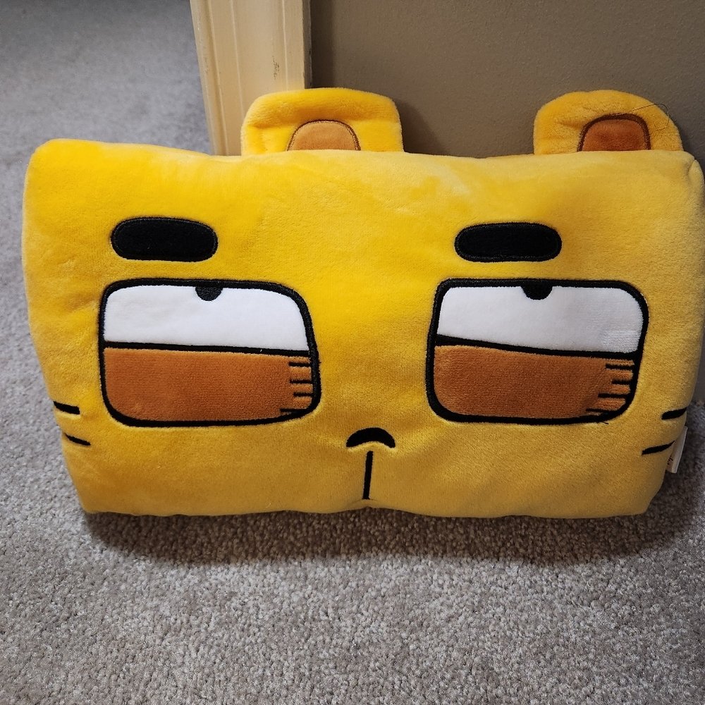 New MINISO Myoo and Friends Rechargeable Electric Hand Warmer Plush Pillow - Picture 2 of 10